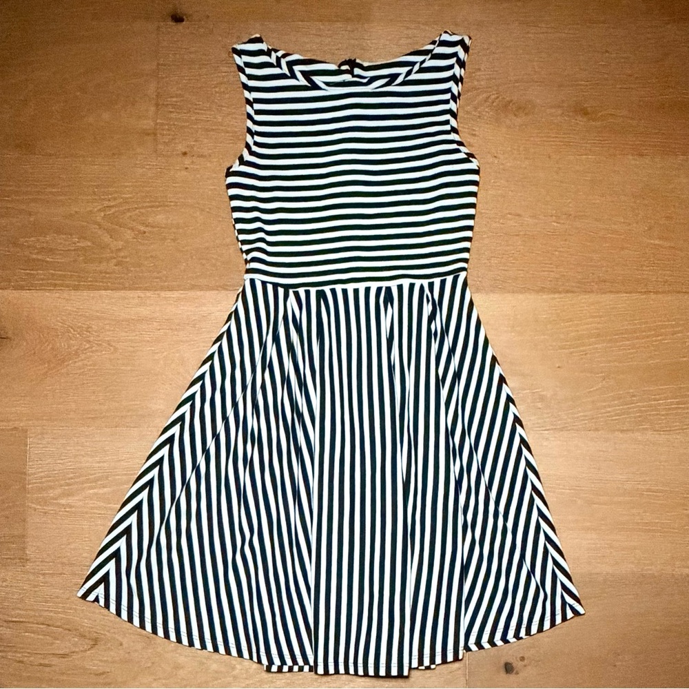 ModCloth Fit and Flare Retro Striped Midi Dress Sleeveless Black/White Wms Small